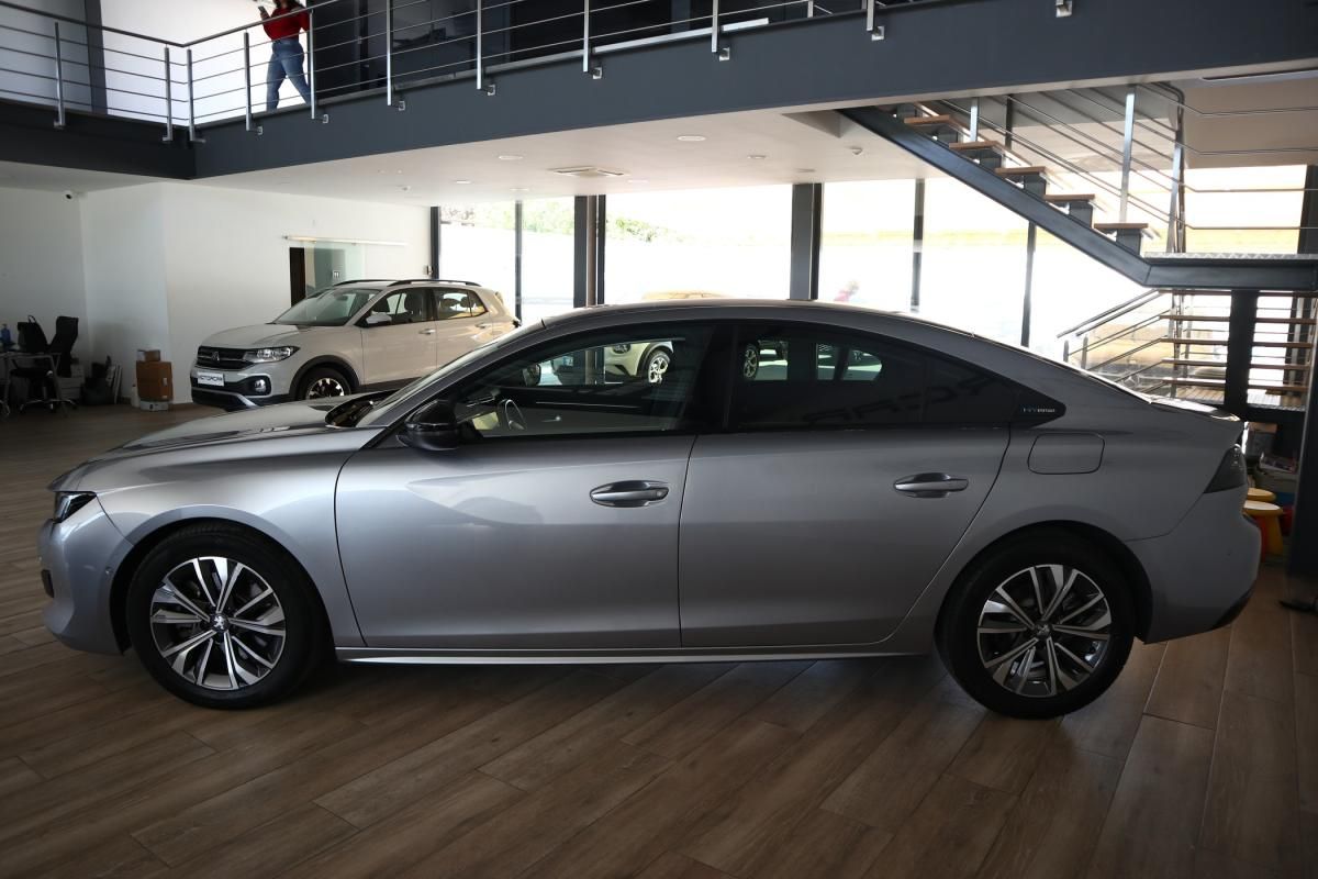 peugeot-508-2022-hibrido-a-gasolina-1598cc
