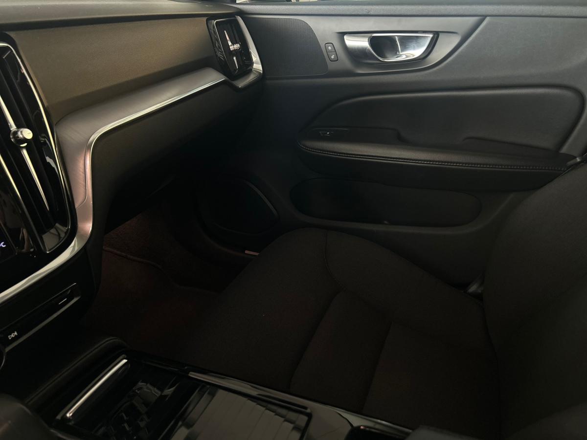 volvo-v60-2022-hibrido-a-gasolina-1969cc