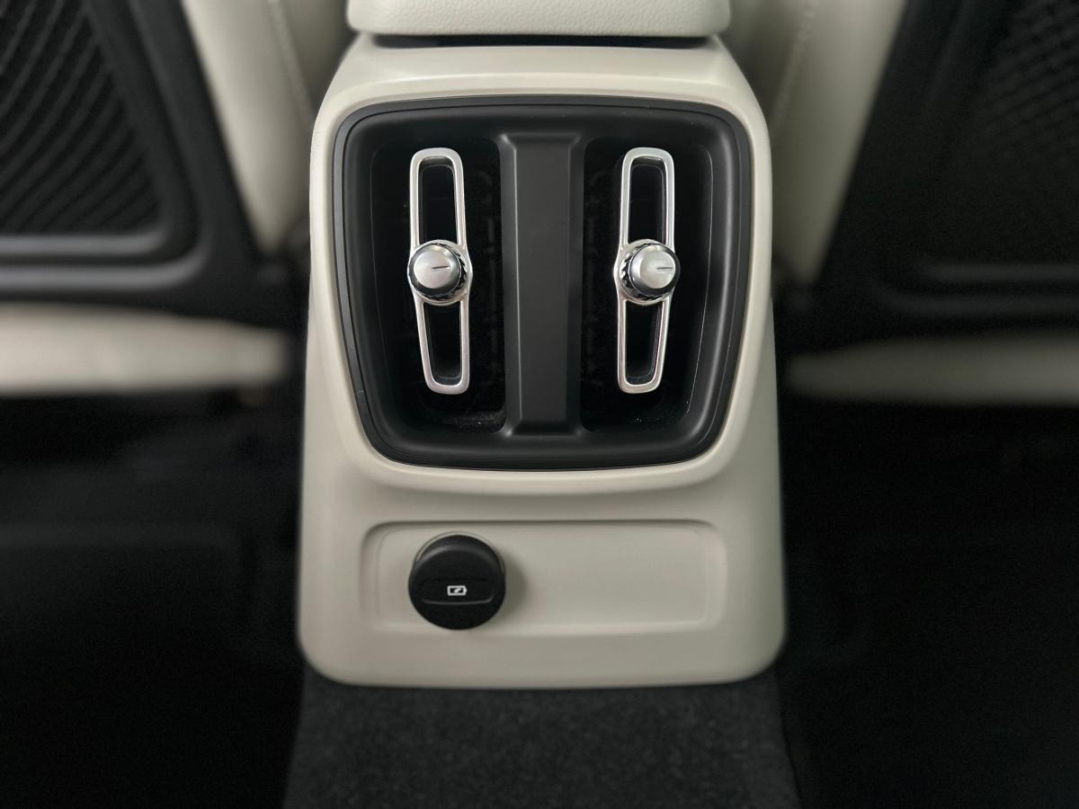 volvo-xc40-2022-hibrido-a-gasolina-1477cc