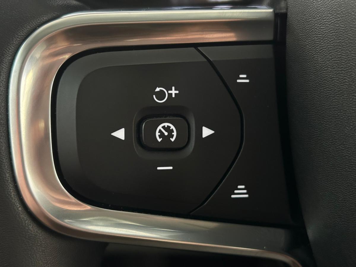 volvo-xc40-2022-hibrido-a-gasolina-1477cc