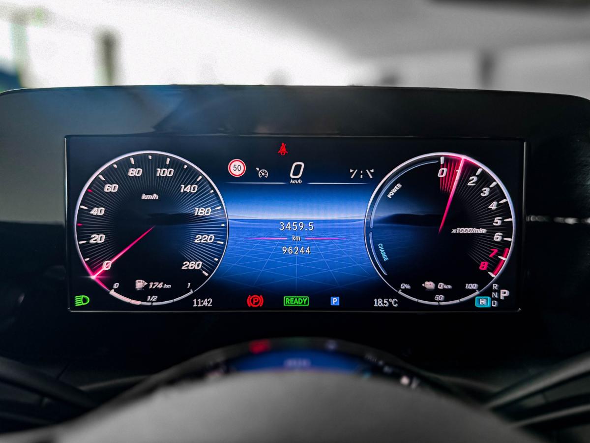 mercedes-benz-classe-c-2023-hibrido-a-gasolina-1999cc