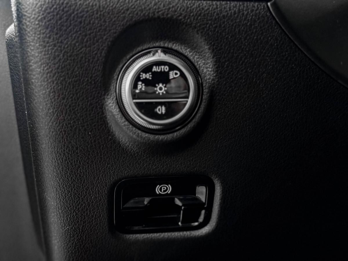 mercedes-benz-classe-c-2023-hibrido-a-gasolina-1999cc