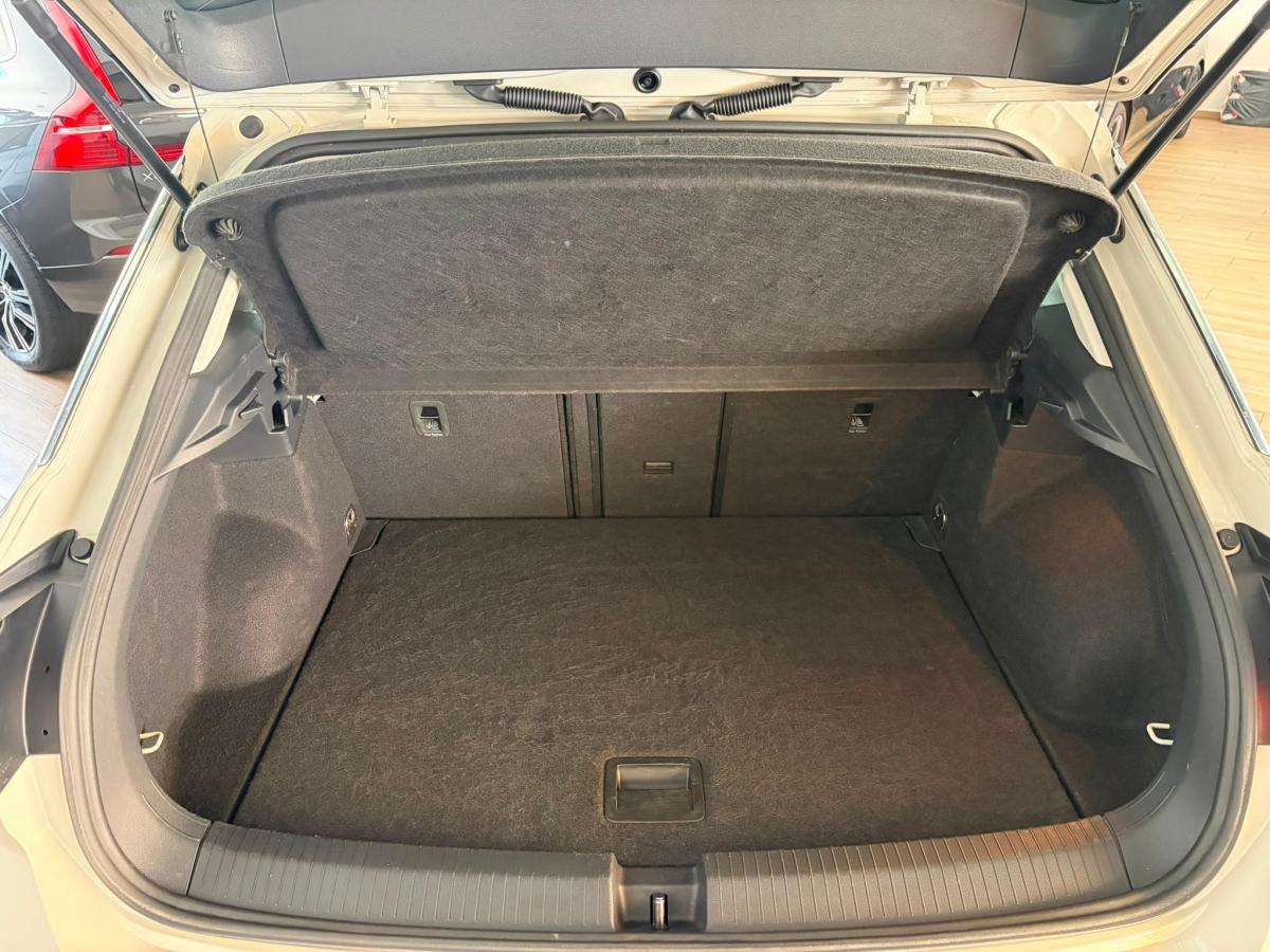 volkswagen-t-roc-2023-gasolina-999cc