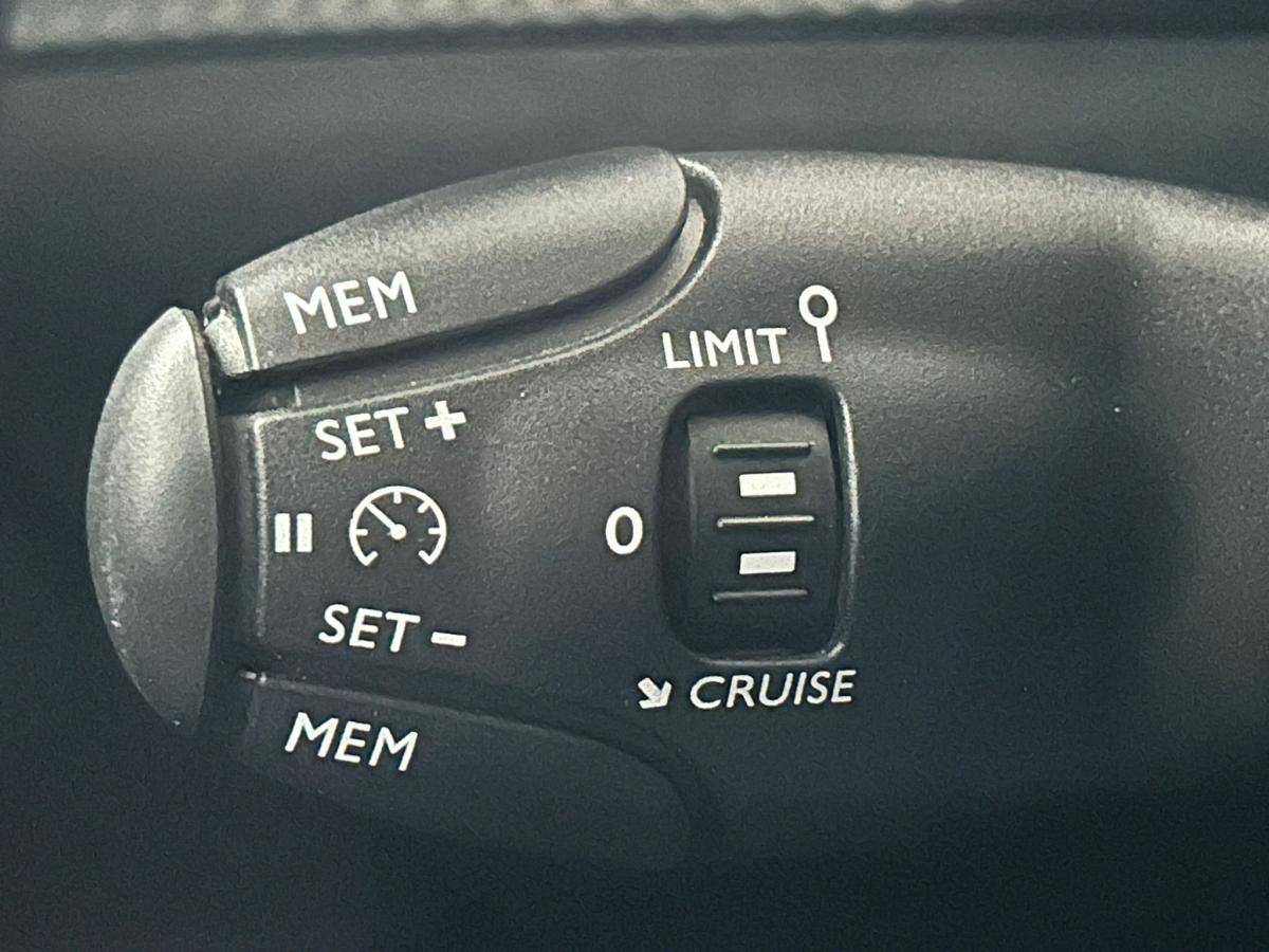 peugeot-2008-2024-gasolina-1199cc