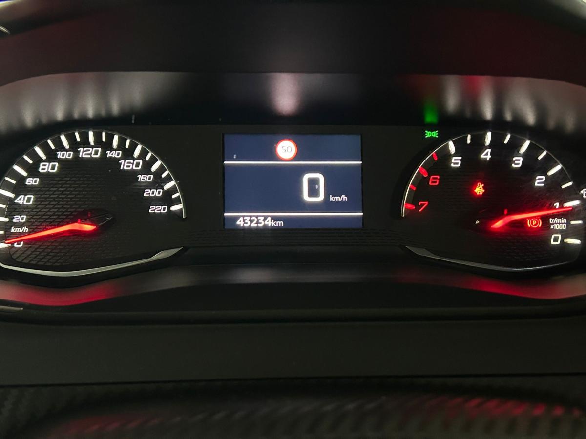 peugeot-2008-2024-gasolina-1199cc