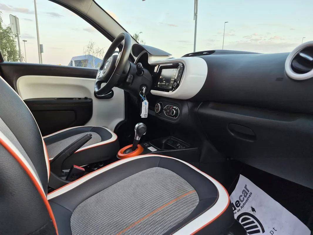 renault-twingo-2021-eletrico-200cc
