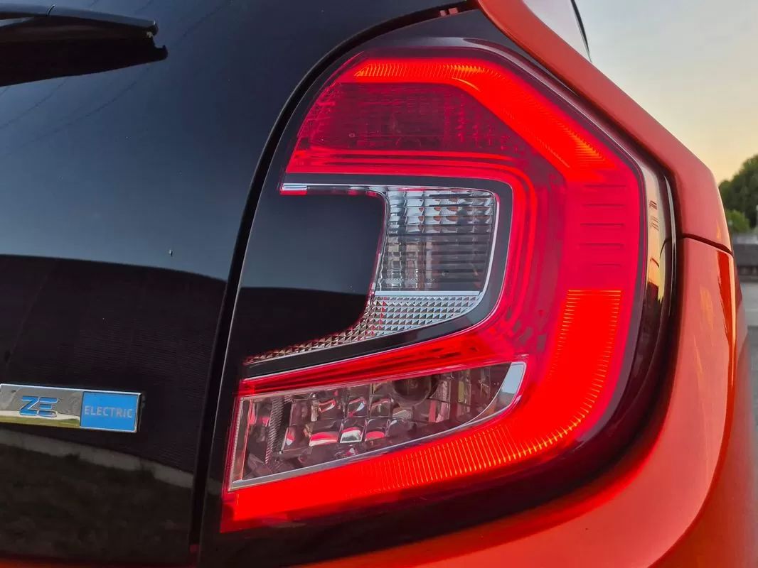 renault-twingo-2021-eletrico-200cc