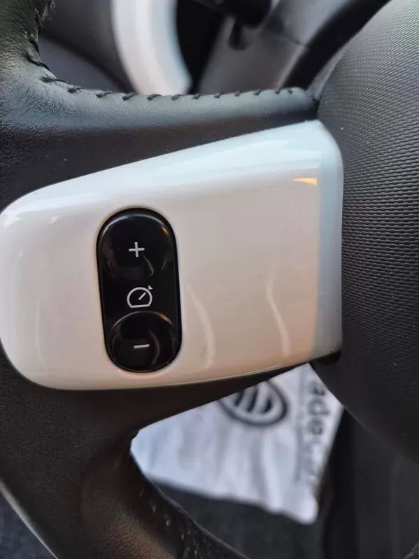 renault-twingo-2021-eletrico-200cc