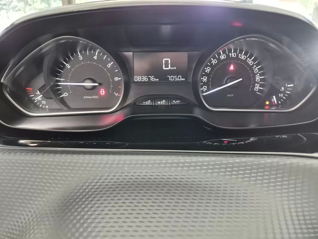 peugeot-2008-2017-gasolina-1199cc