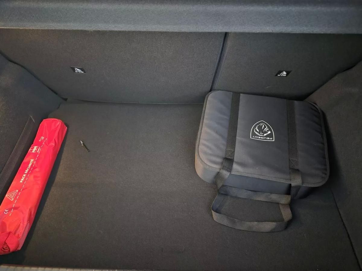 peugeot-e-208-2022-eletrico-200cc