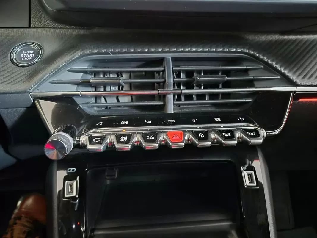 peugeot-e-208-2022-eletrico-200cc