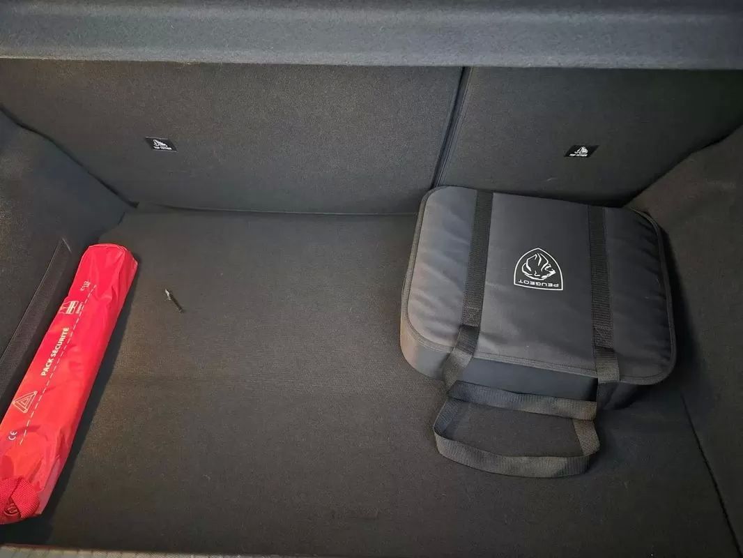 peugeot-e-208-2022-eletrico-200cc