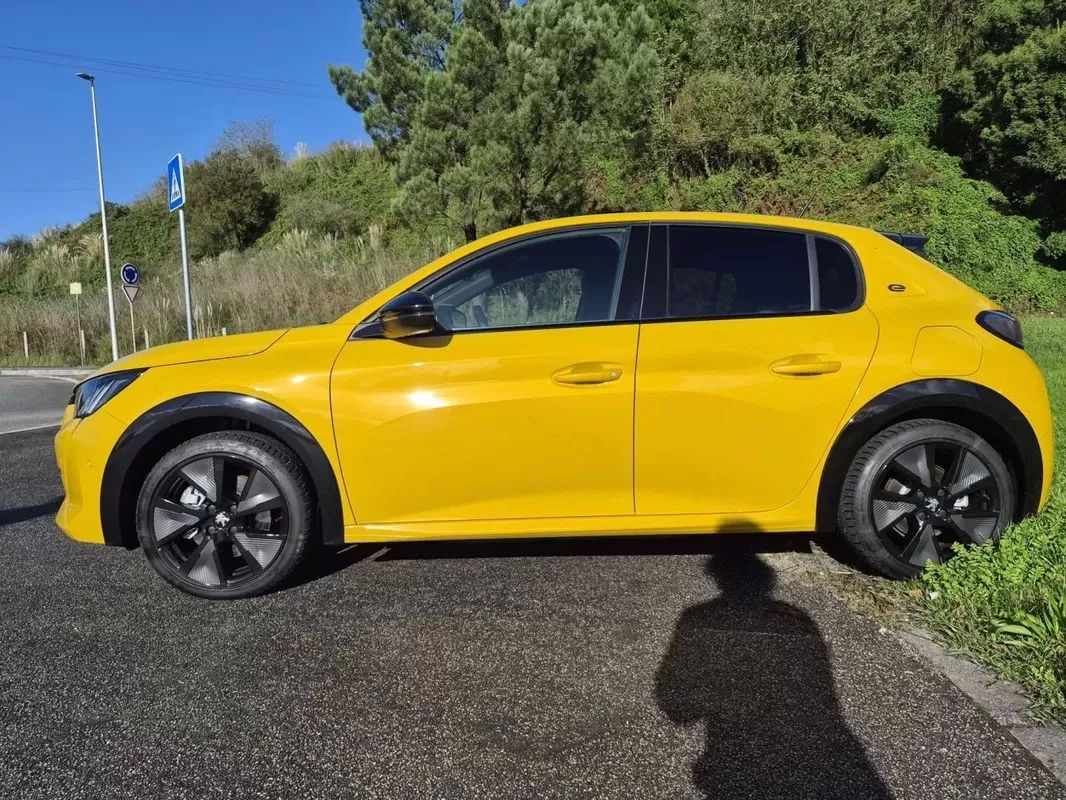 peugeot-208-2021-eletrico-200cc