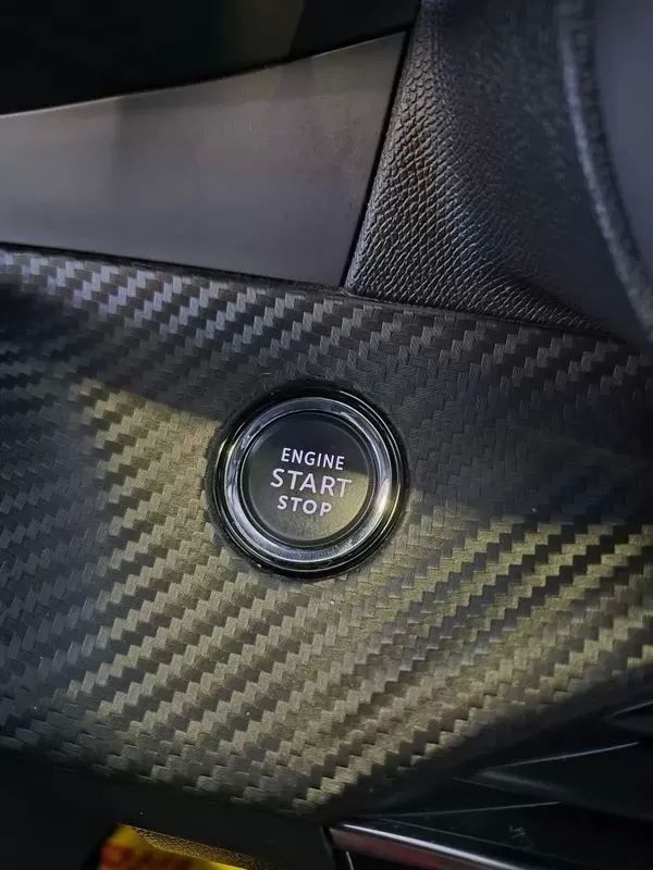 peugeot-208-2021-eletrico-200cc