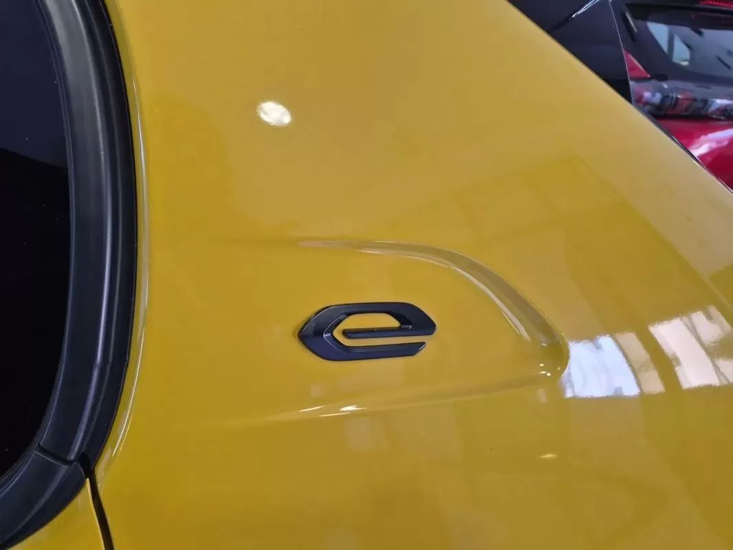 peugeot-208-2021-eletrico-200cc