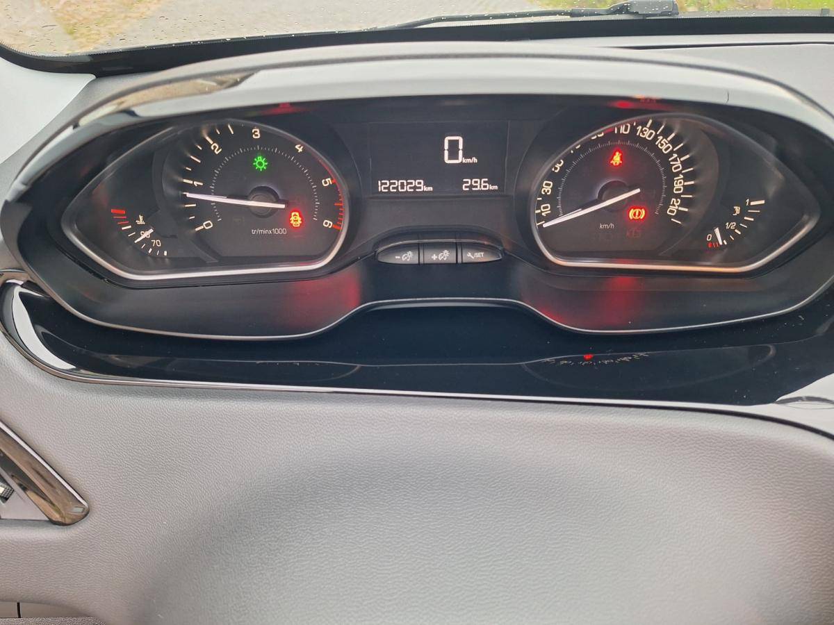 peugeot-208-2015-diesel-1398cc