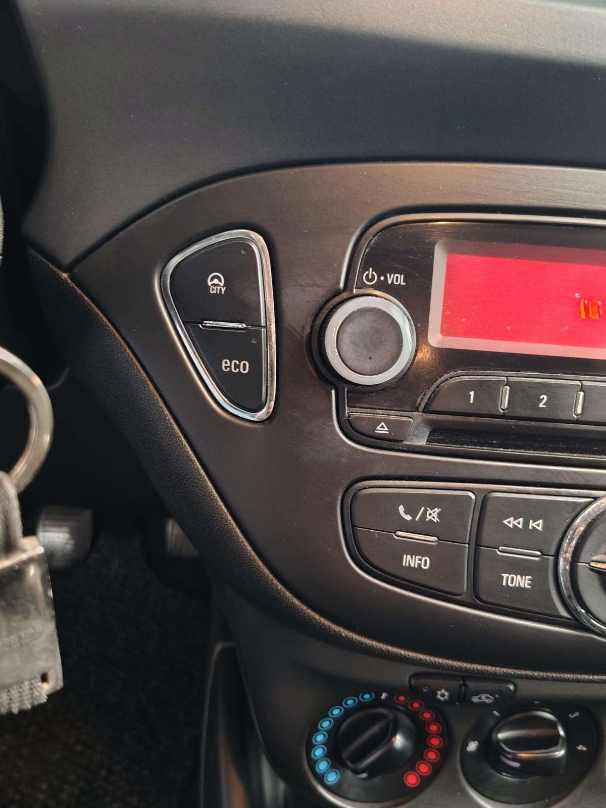 opel-corsa-2015-gasolina-999cc