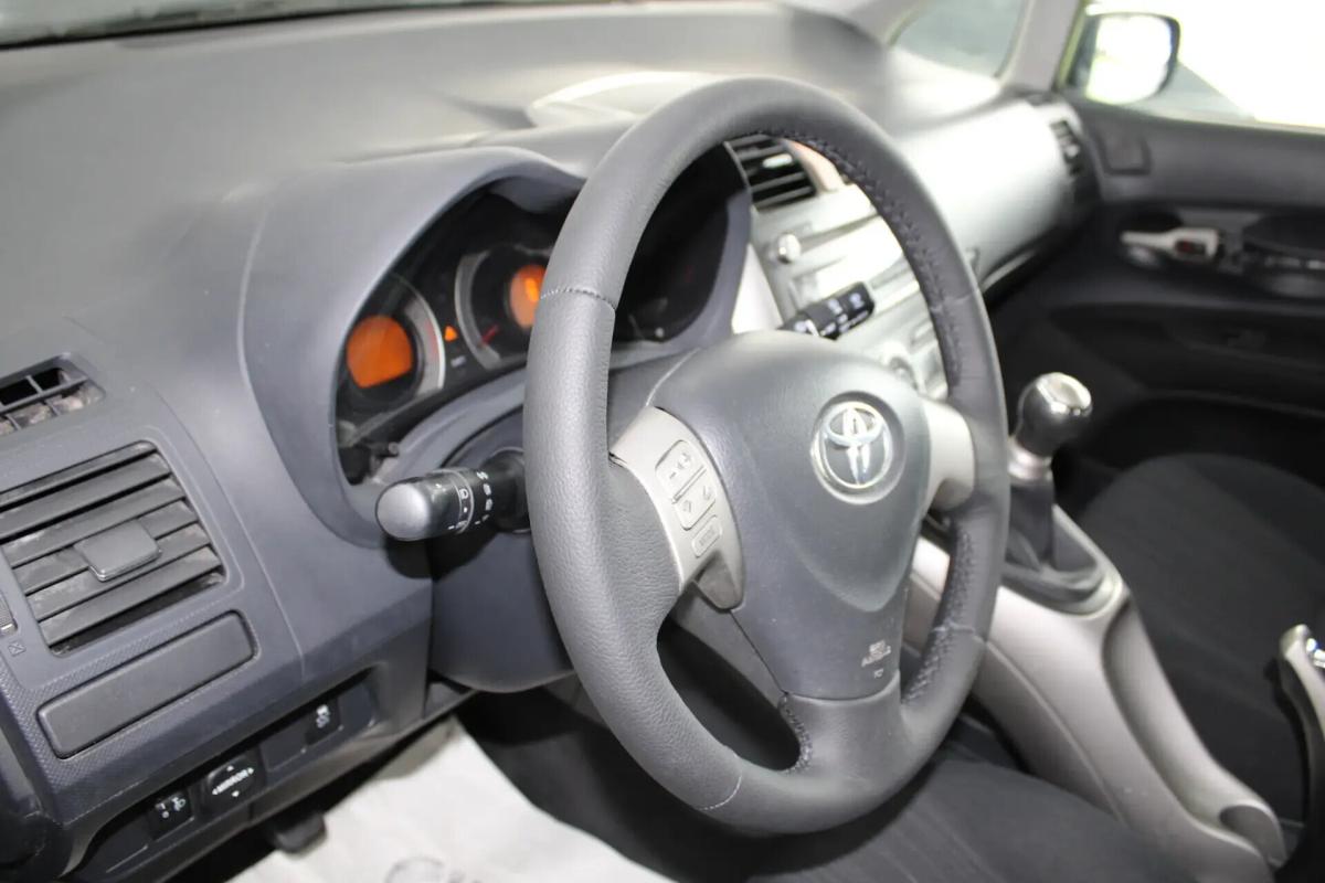 toyota-auris-2008-diesel-1364cc
