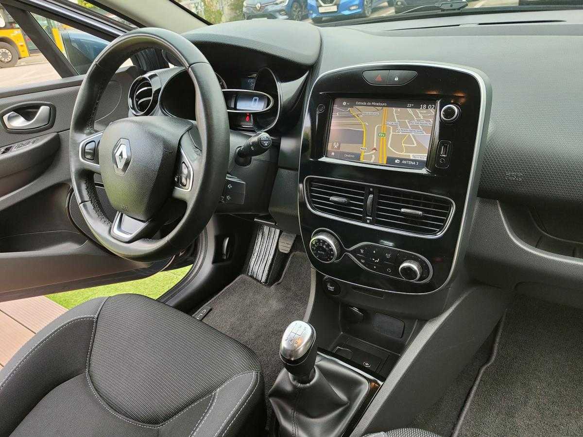 renault-clio-sport-tourer-2018-diesel-1461cc