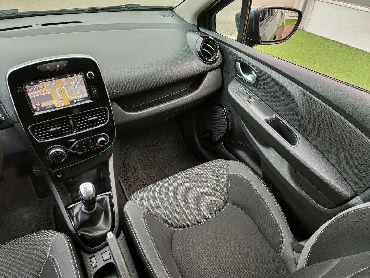 renault-clio-sport-tourer-2018-diesel-1461cc