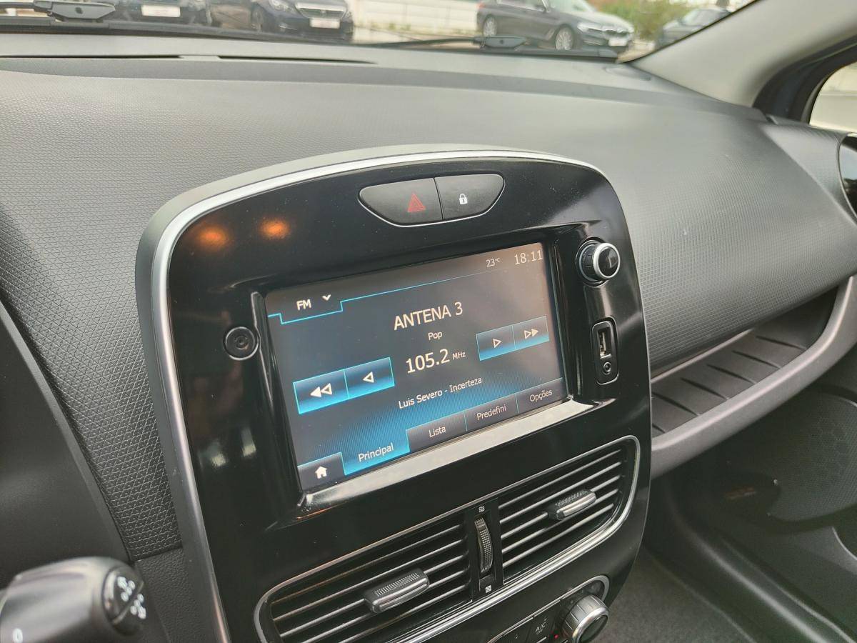renault-clio-sport-tourer-2018-diesel-1461cc