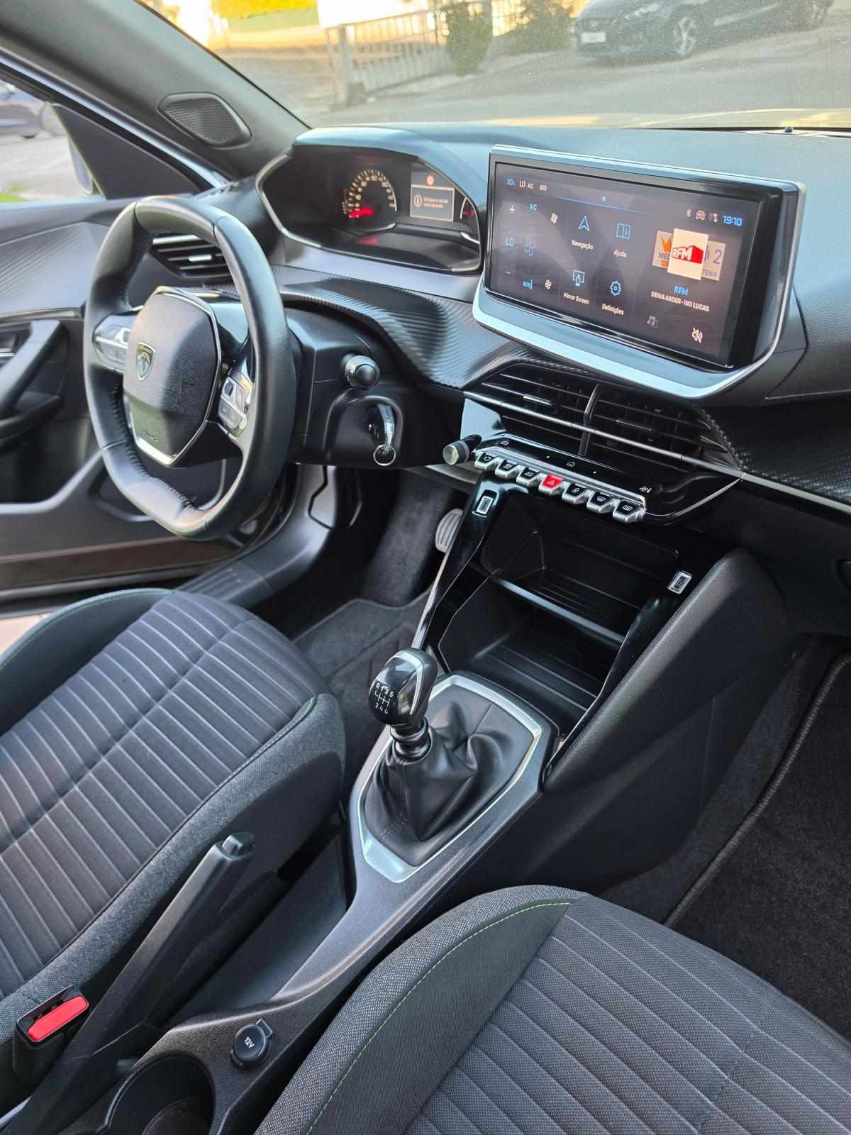 peugeot-2008-2024-gasolina-1199cc
