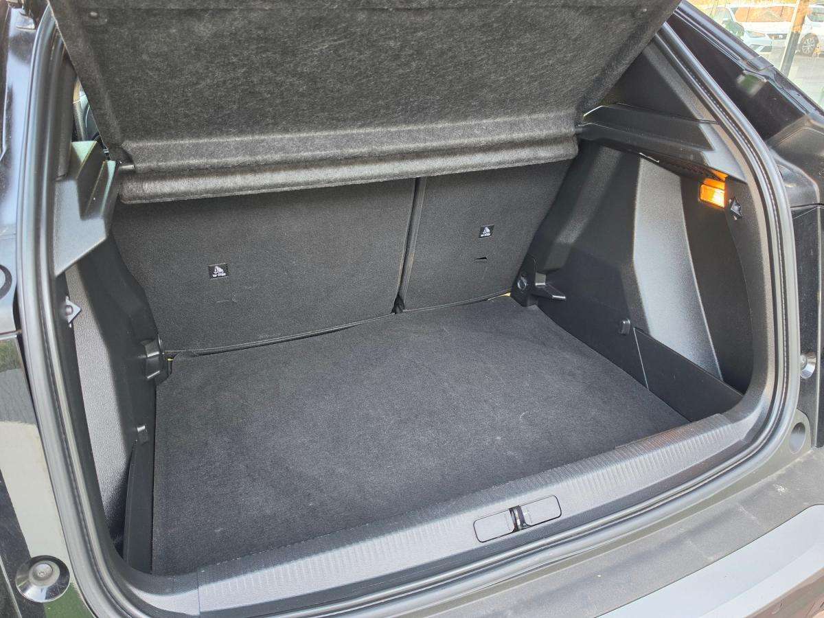 peugeot-2008-2024-gasolina-1199cc