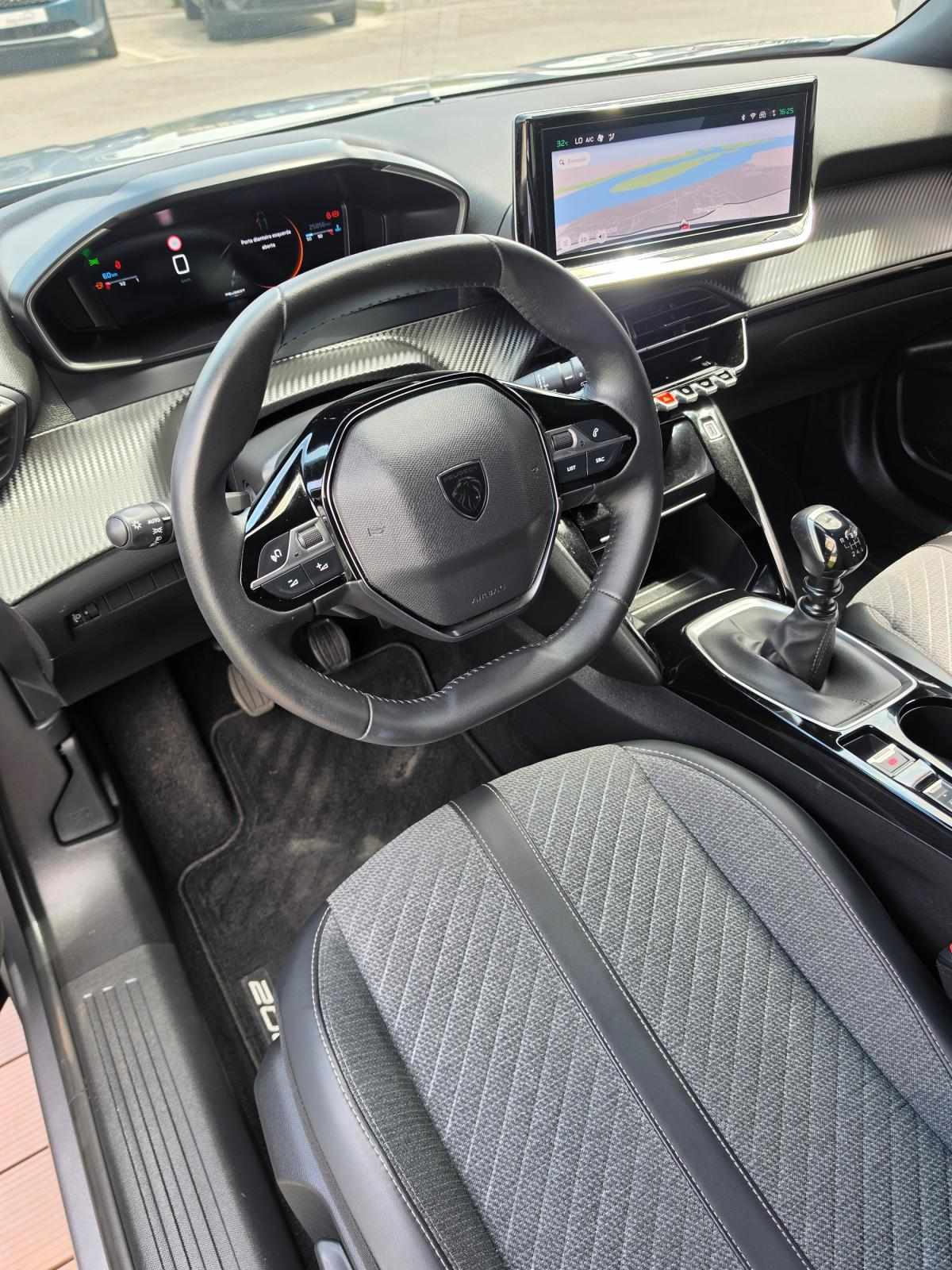 peugeot-2008-2024-gasolina-1199cc