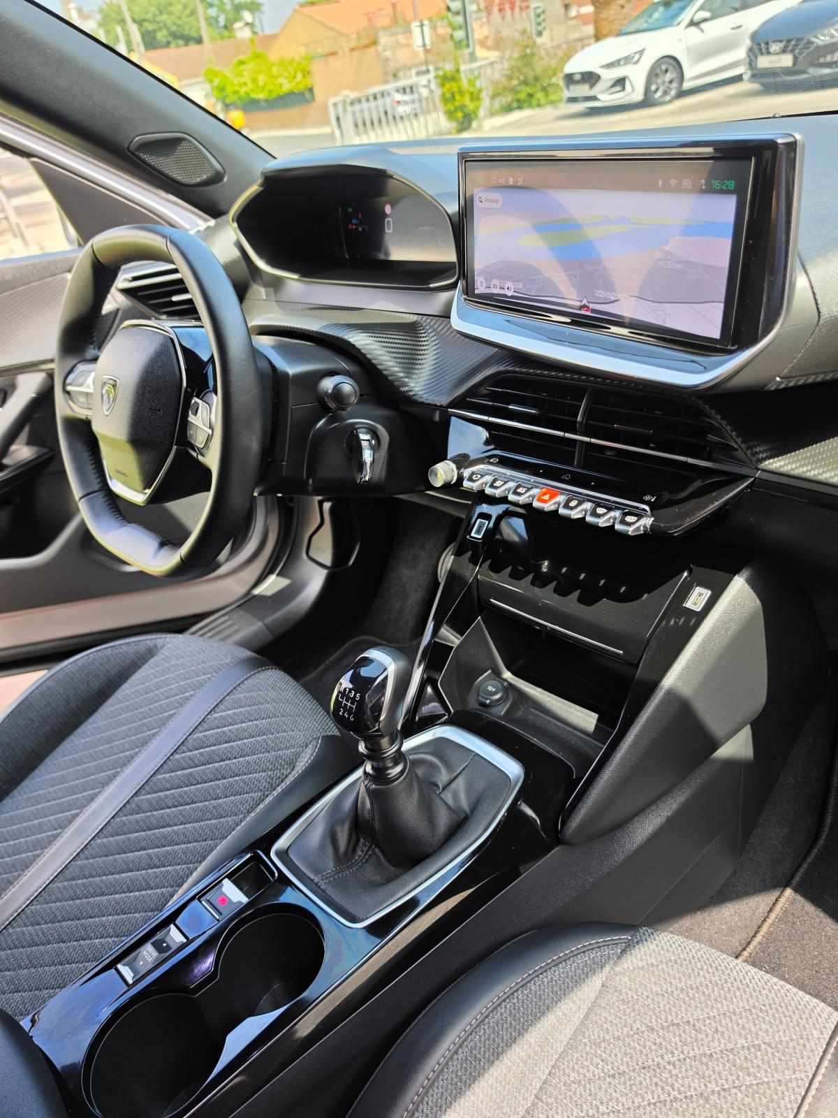 peugeot-2008-2024-gasolina-1199cc