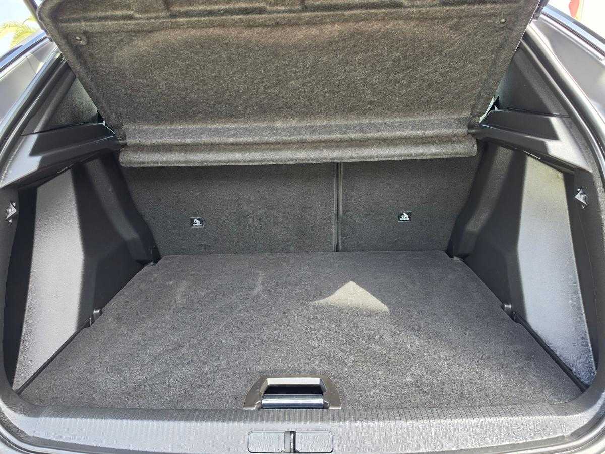 peugeot-2008-2024-gasolina-1199cc