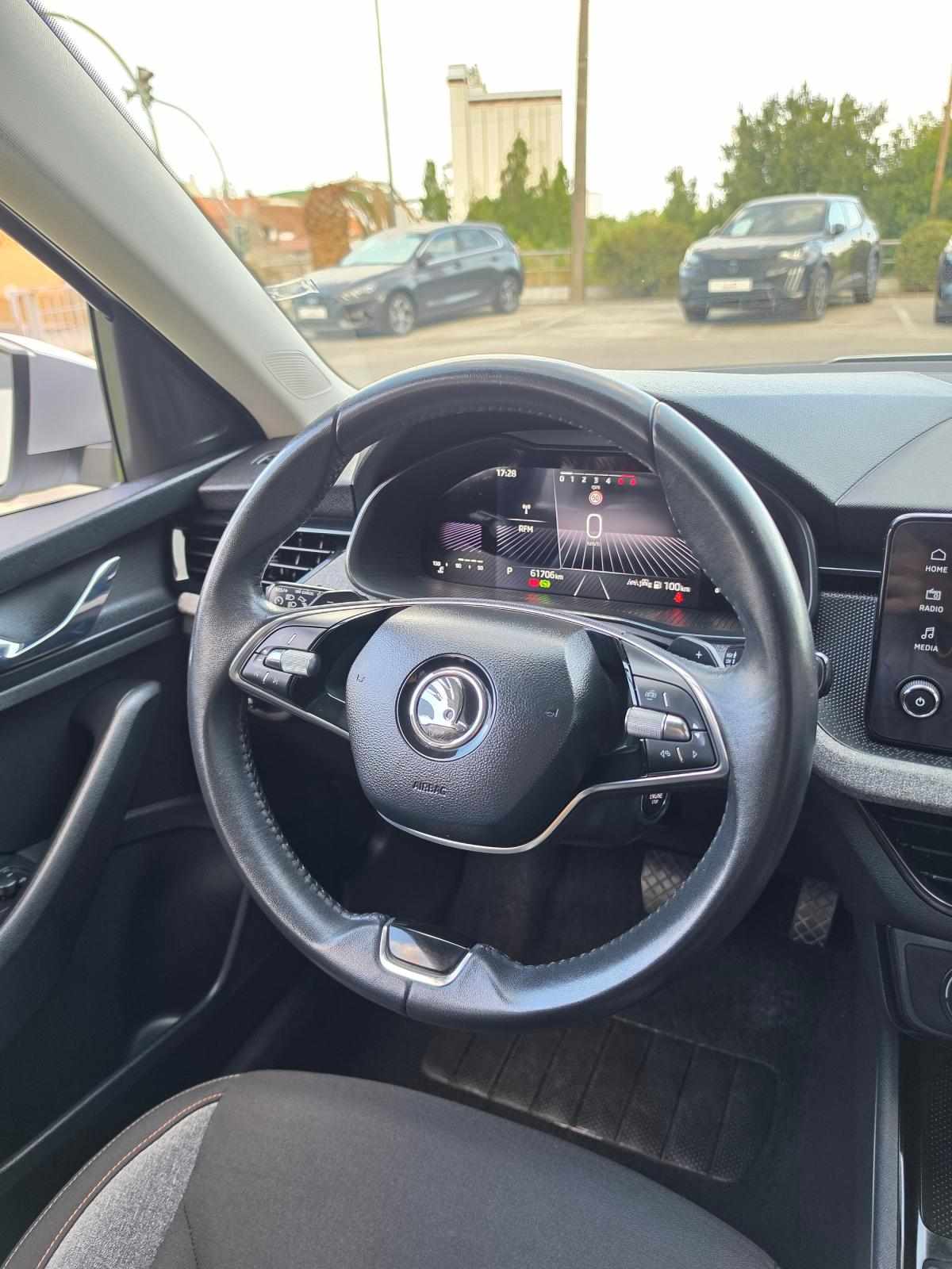 skoda-kamiq-2024-gasolina-999cc