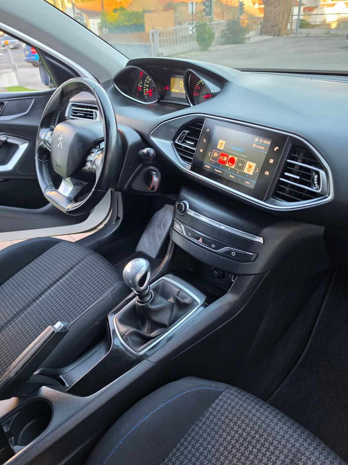 peugeot-308-sw-2018-diesel-1499cc