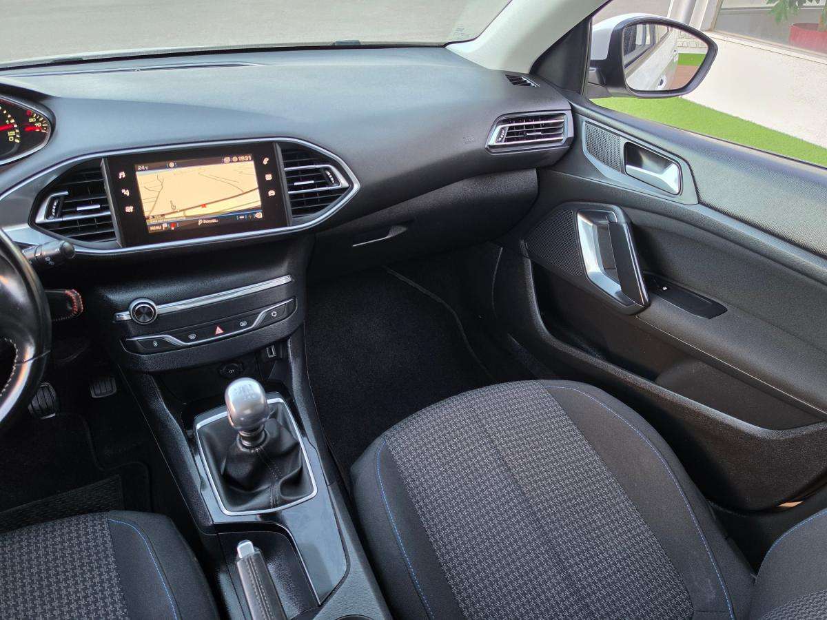 peugeot-308-sw-2018-diesel-1499cc