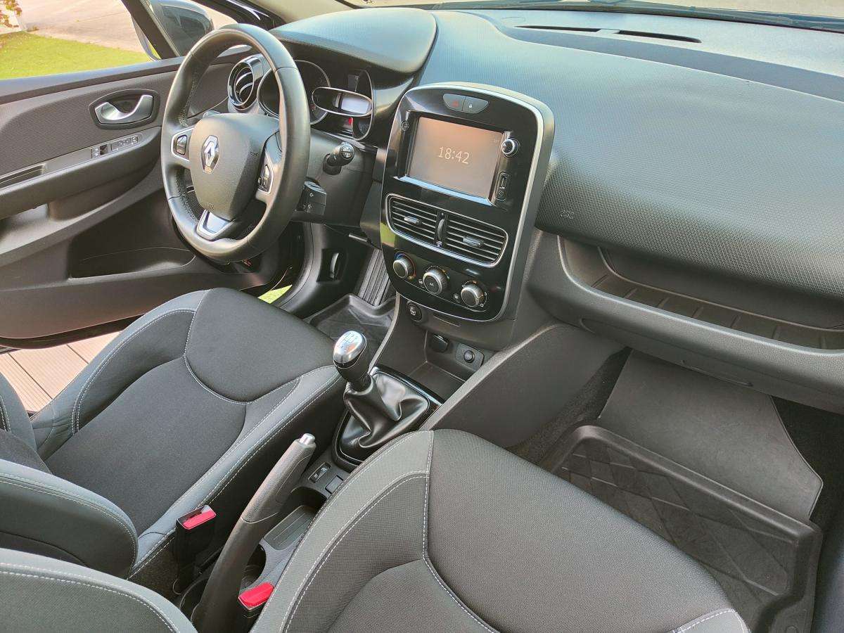 renault-clio-sport-tourer-2018-diesel-1461cc