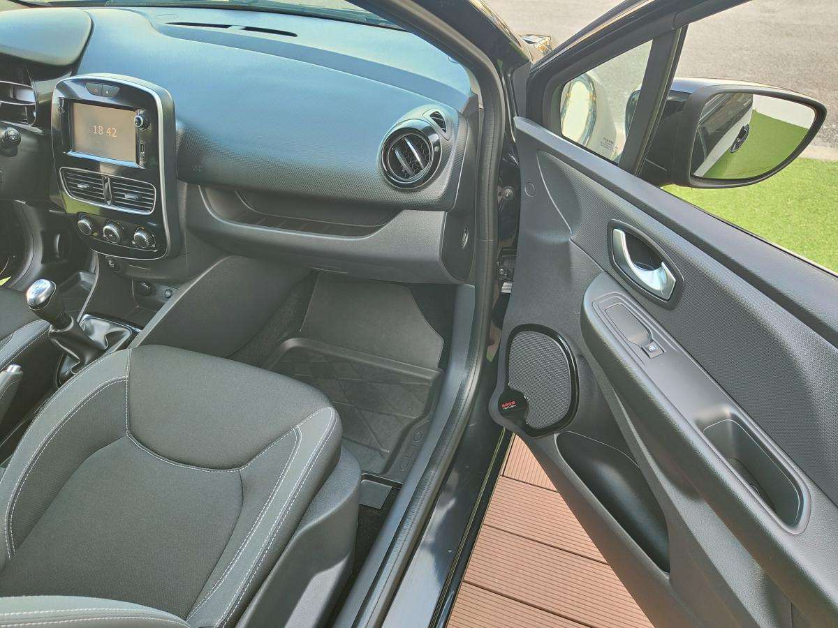 renault-clio-sport-tourer-2018-diesel-1461cc
