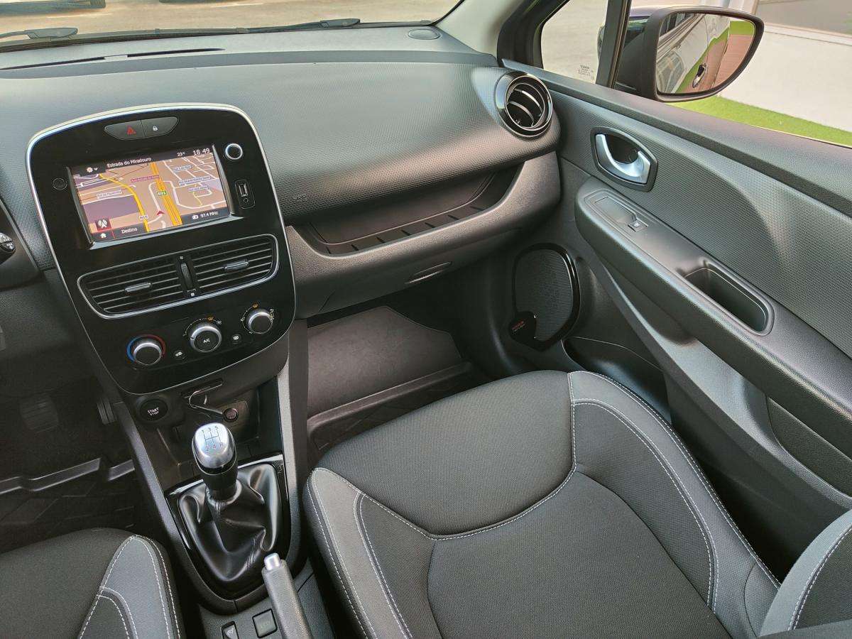 renault-clio-sport-tourer-2018-diesel-1461cc