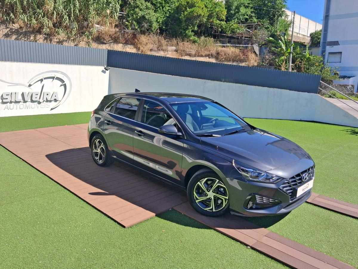 hyundai-i30-2023-gasolina-998cc