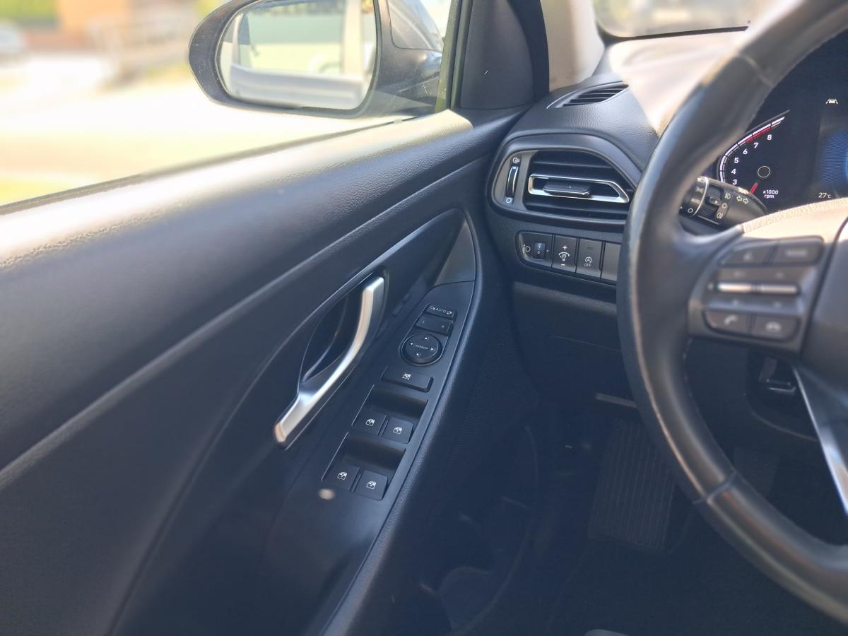hyundai-i30-2023-gasolina-998cc