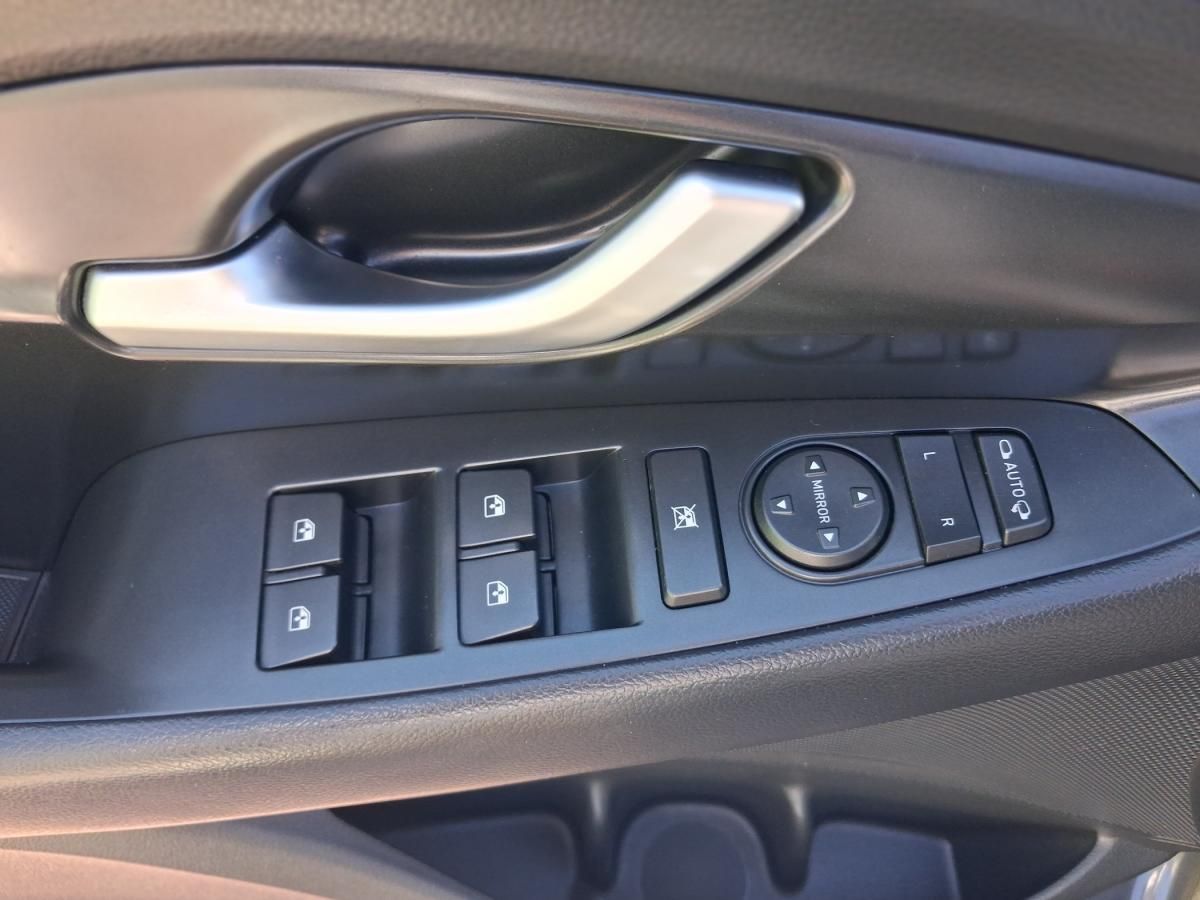 hyundai-i30-2023-gasolina-998cc