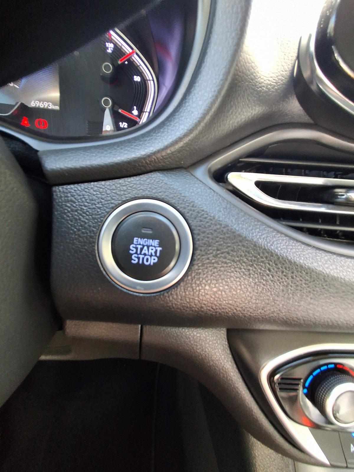 hyundai-i30-2023-gasolina-998cc