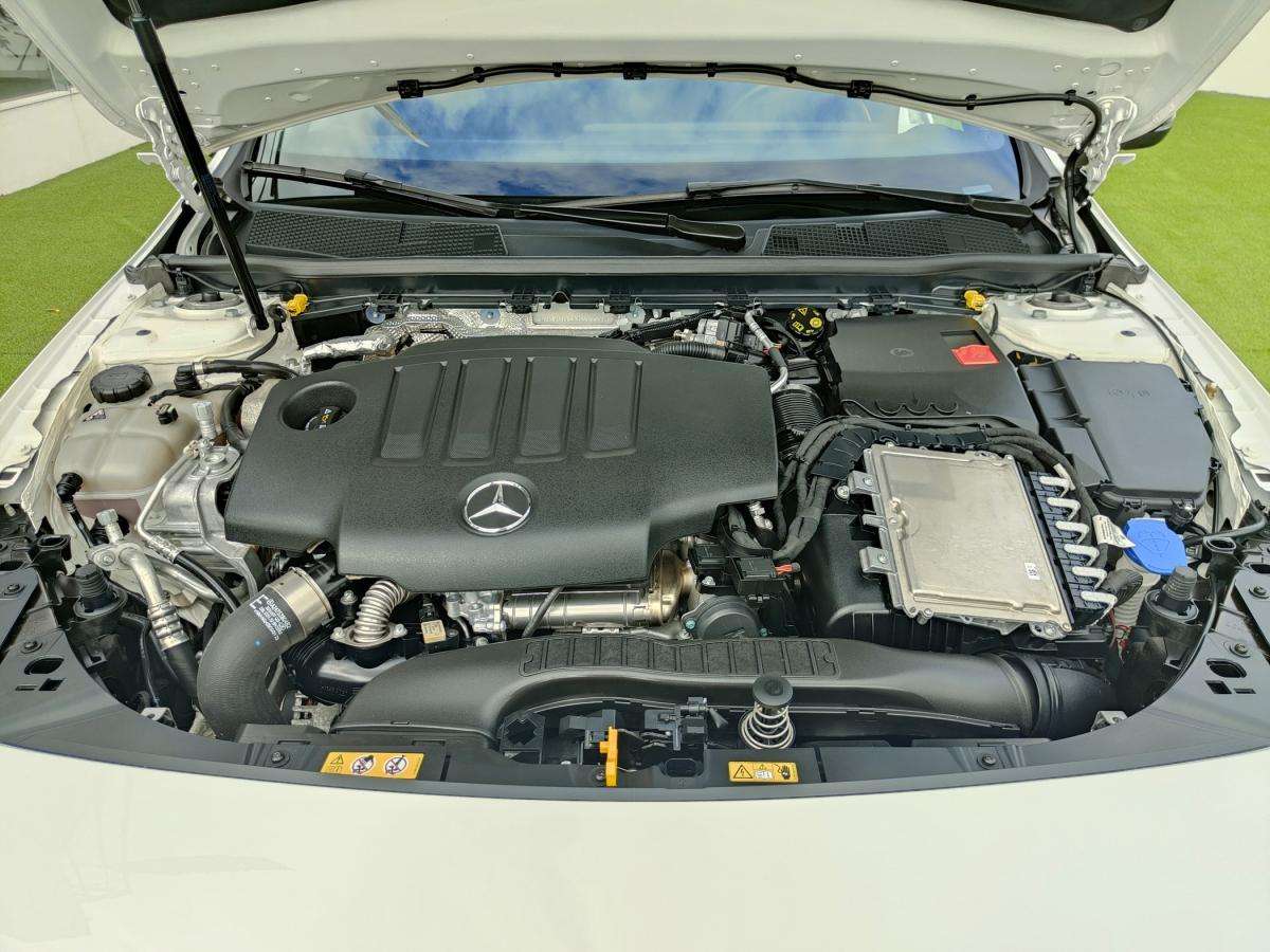 mercedes-benz-cla-2023-diesel-1950cc