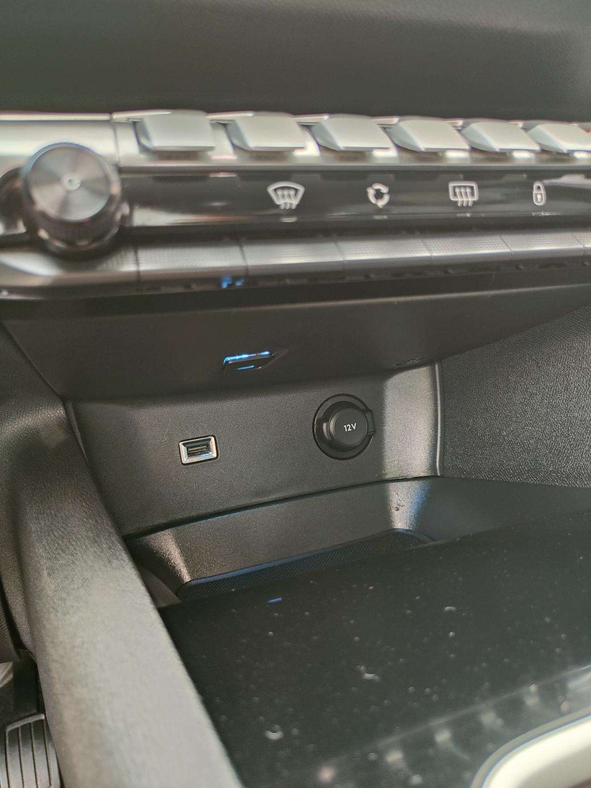 peugeot-3008-2022-diesel-1499cc