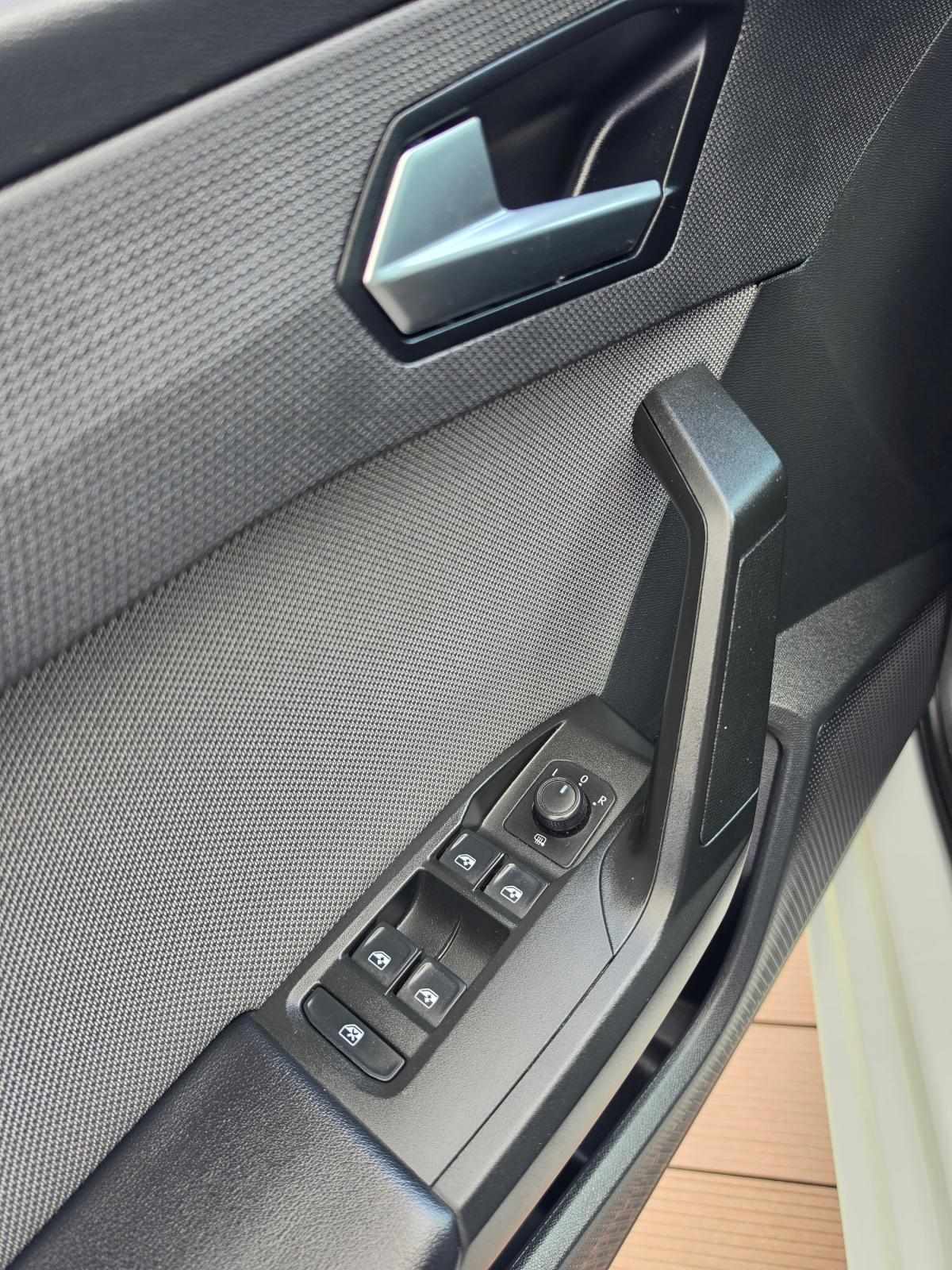 seat-leon-2023-diesel-1968cc