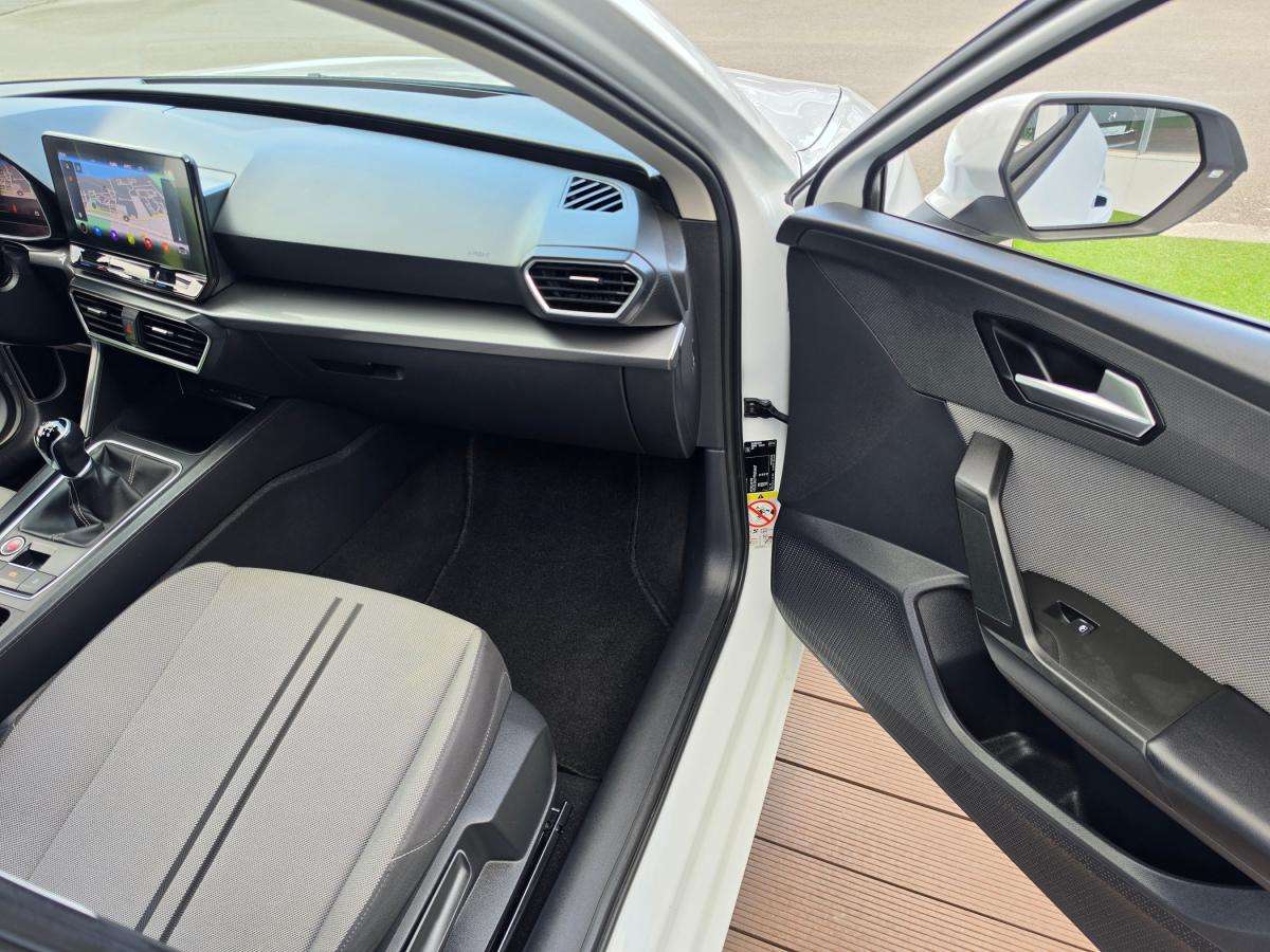 seat-leon-2023-diesel-1968cc
