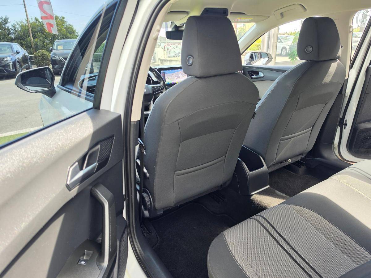 seat-leon-2023-diesel-1968cc