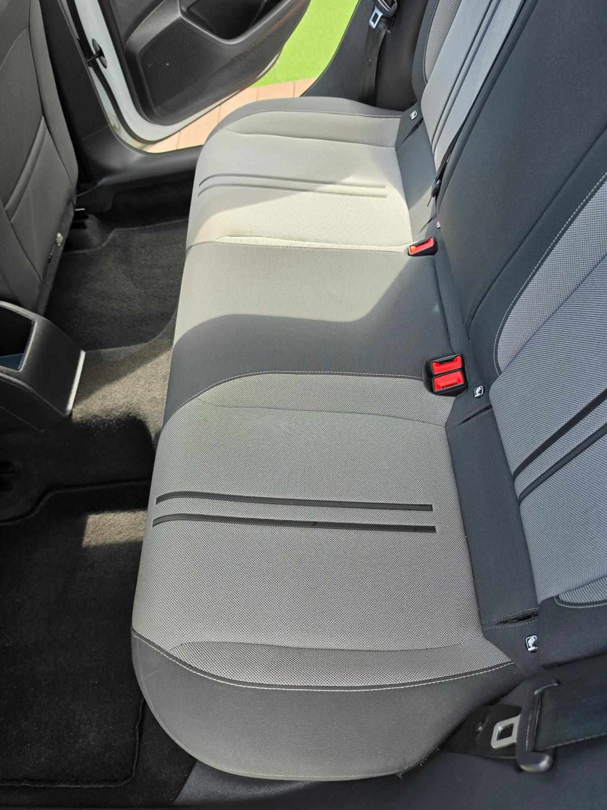 seat-leon-2023-diesel-1968cc