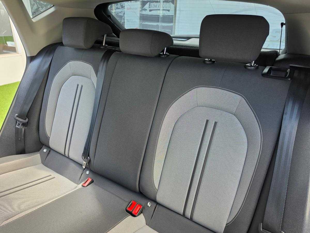 seat-leon-2023-diesel-1968cc