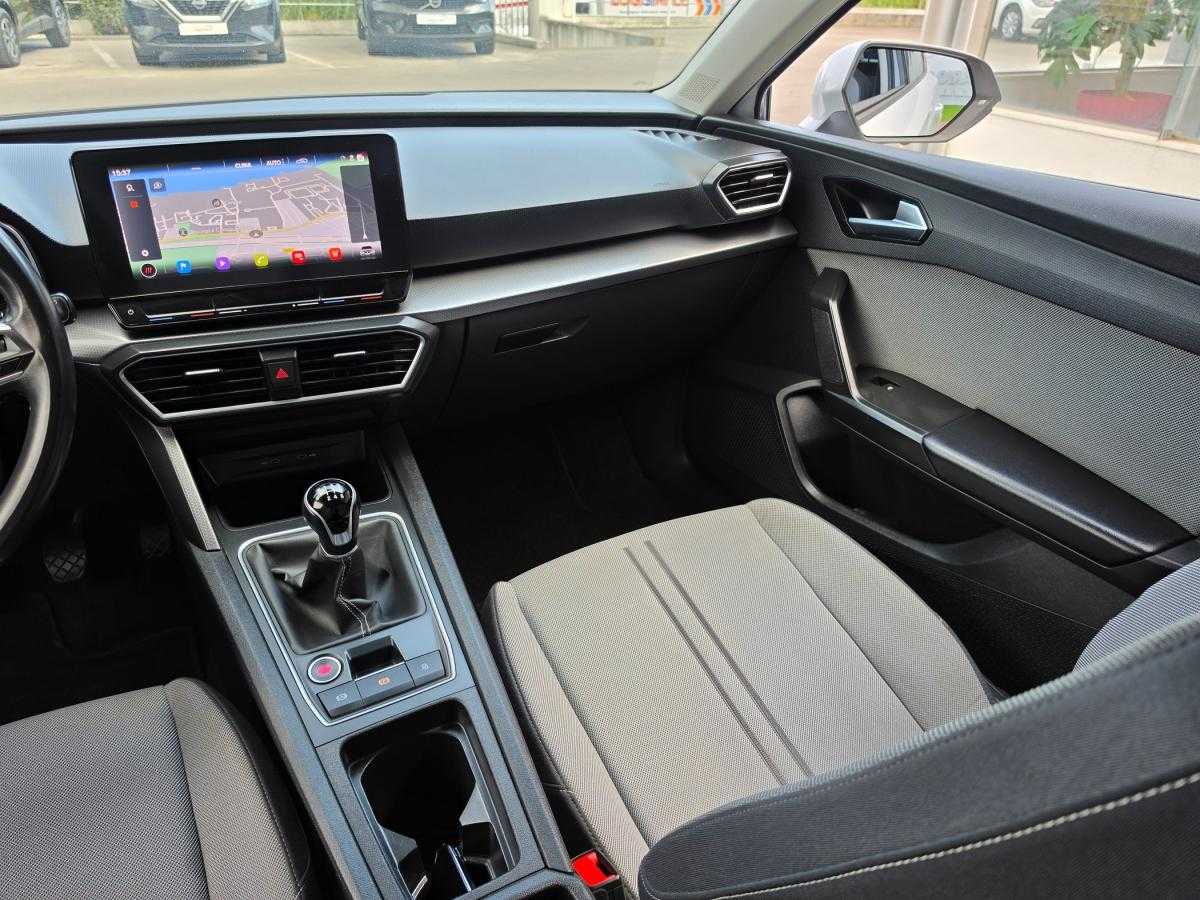 seat-leon-2023-diesel-1968cc