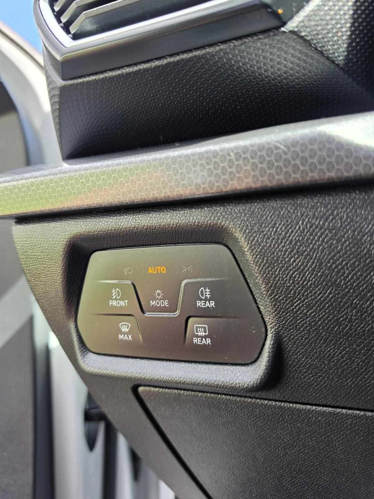seat-leon-2023-diesel-1968cc