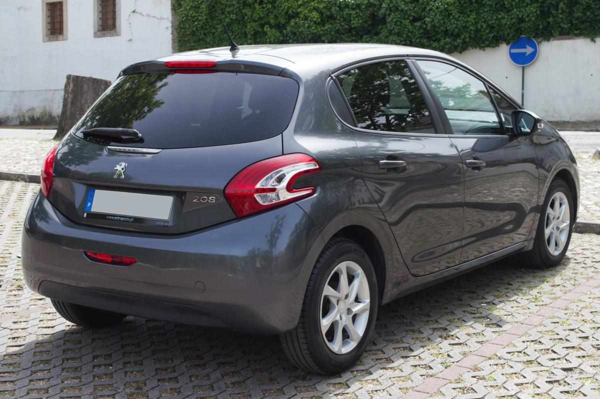 peugeot-208-1-4-hdi-2012-diesel-1398cc